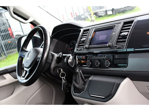 Volkswagen Transporter 2.0 TDI L2H1 DC 4Motion Highline Adaptieve Cruise, LED, 204pk, Automaat, 4x4, Leder, Multimedia, 2 x Schuifdeur, Sensoren, Uniek!