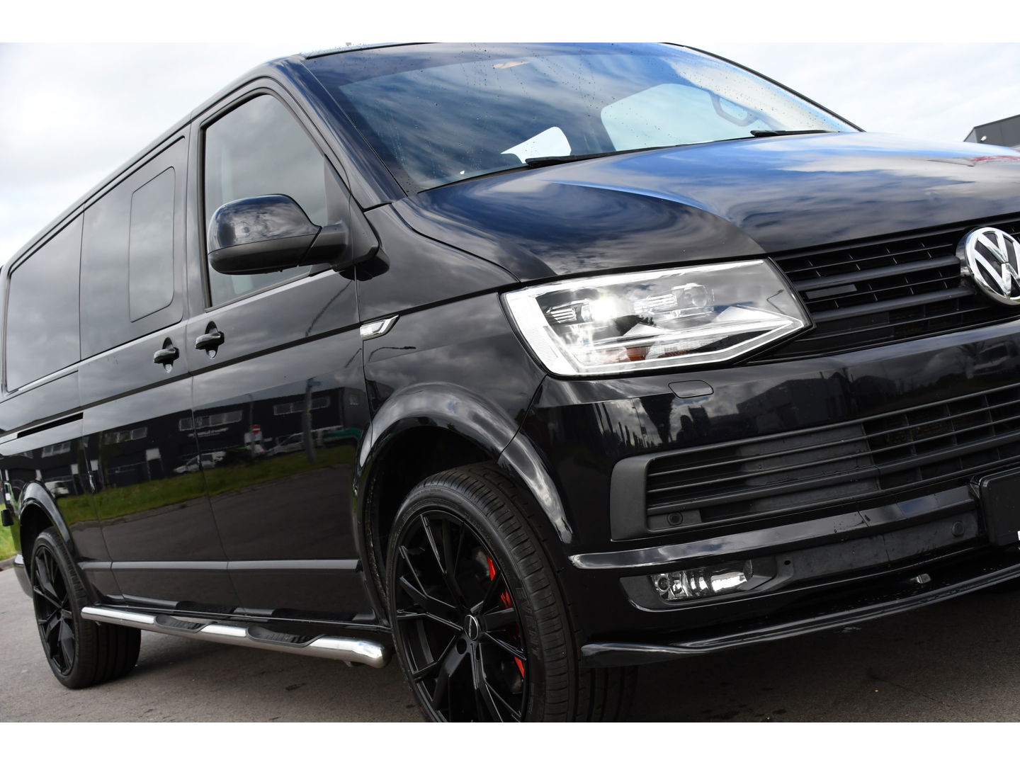 Volkswagen Transporter 2.0 TDI L2H1 DC 4Motion Highline Adaptieve Cruise, LED, 204pk, Automaat, 4x4, Leder, Multimedia, 2 x Schuifdeur, Sensoren, Uniek!