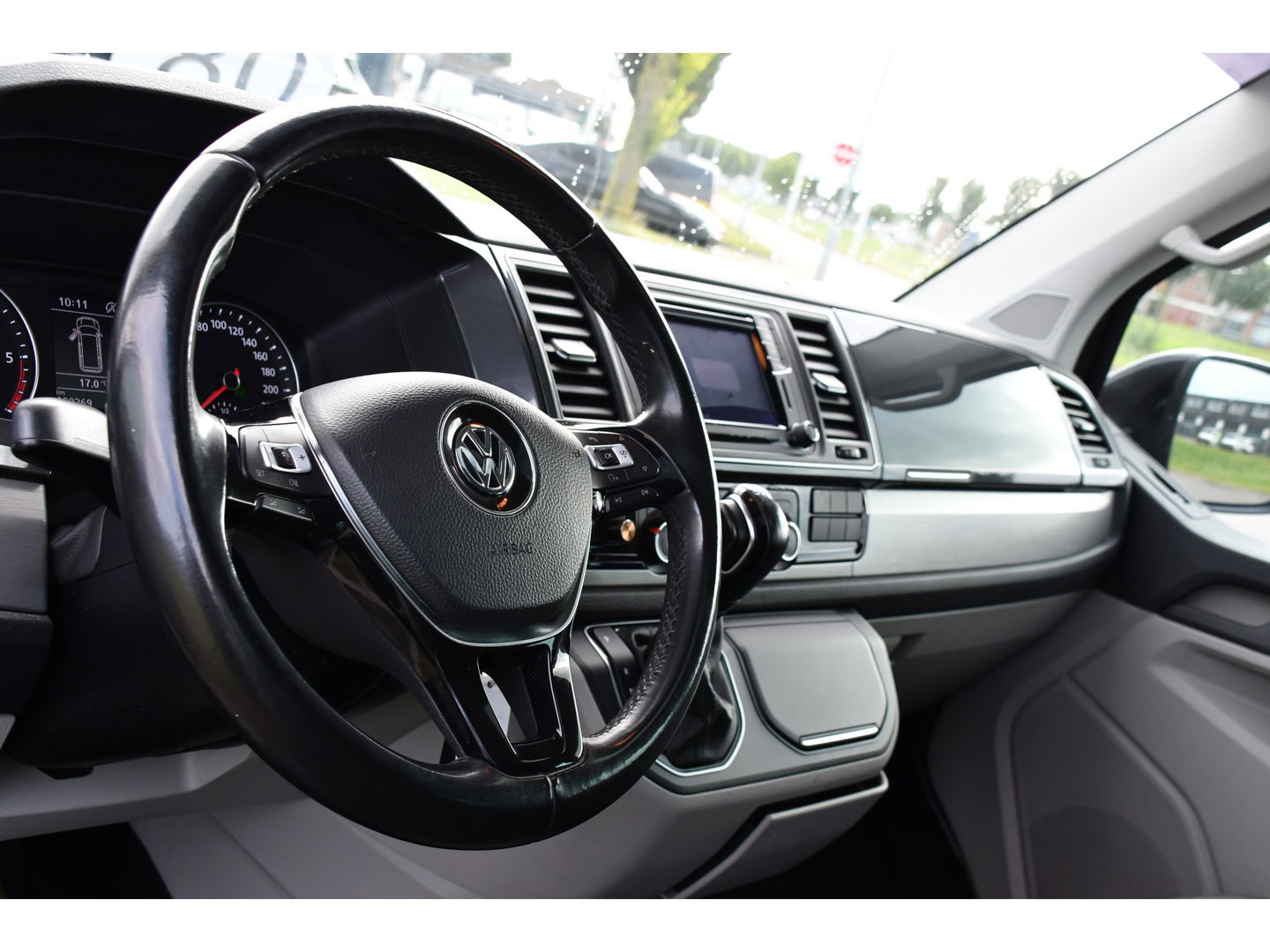 Volkswagen Transporter 2.0 TDI L2H1 DC 4Motion Highline Adaptieve Cruise, LED, 204pk, Automaat, 4x4, Leder, Multimedia, 2 x Schuifdeur, Sensoren, Uniek!