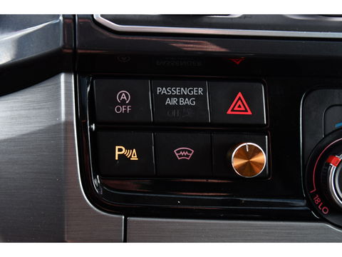 Volkswagen Transporter 2.0 TDI L2H1 DC 4Motion Highline Adaptieve Cruise, LED, 204pk, Automaat, 4x4, Leder, Multimedia, 2 x Schuifdeur, Sensoren, Uniek!