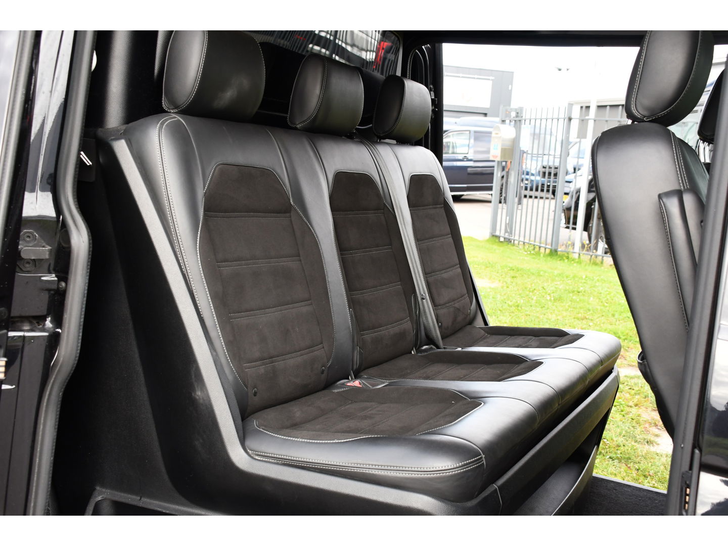 Volkswagen Transporter 2.0 TDI L2H1 DC 4Motion Highline Adaptieve Cruise, LED, 204pk, Automaat, 4x4, Leder, Multimedia, 2 x Schuifdeur, Sensoren, Uniek!
