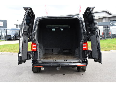 Volkswagen Transporter 2.0 TDI L2H1 DC 4Motion Highline Adaptieve Cruise, LED, 204pk, Automaat, 4x4, Leder, Multimedia, 2 x Schuifdeur, Sensoren, Uniek!