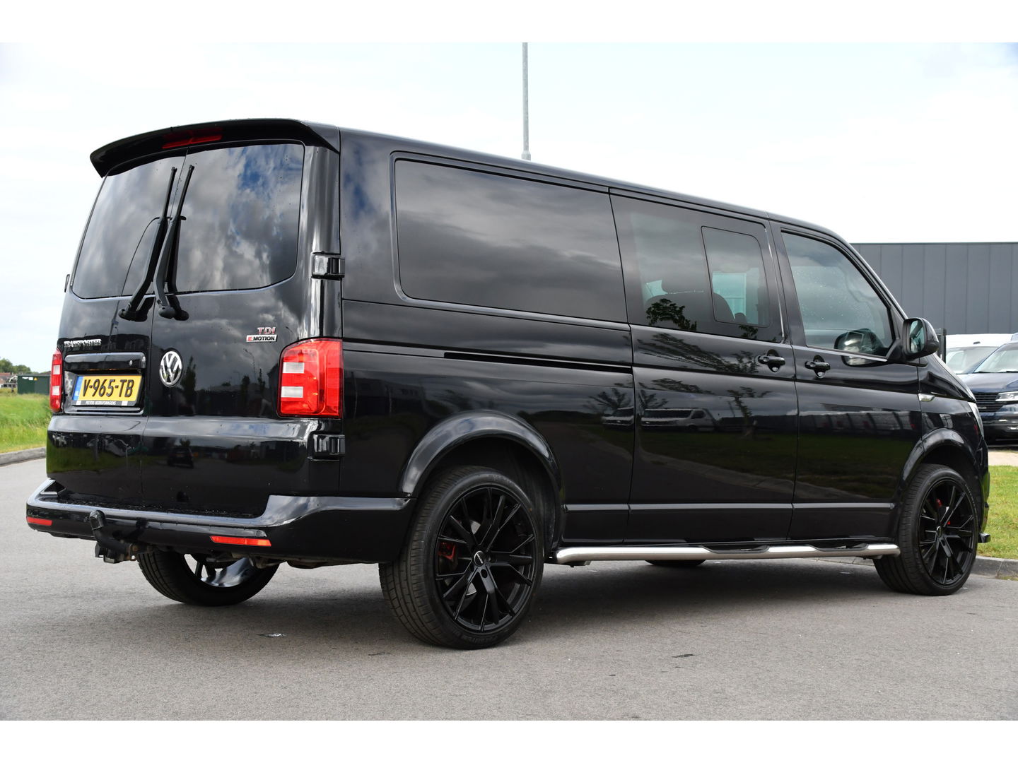Volkswagen Transporter 2.0 TDI L2H1 DC 4Motion Highline Adaptieve Cruise, LED, 204pk, Automaat, 4x4, Leder, Multimedia, 2 x Schuifdeur, Sensoren, Uniek!