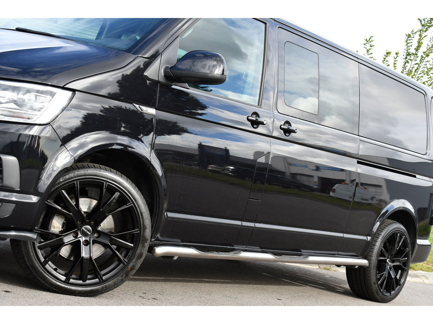 Volkswagen Transporter 2.0 TDI L2H1 DC 4Motion Highline Adaptieve Cruise, LED, 204pk, Automaat, 4x4, Leder, Multimedia, 2 x Schuifdeur, Sensoren, Uniek!