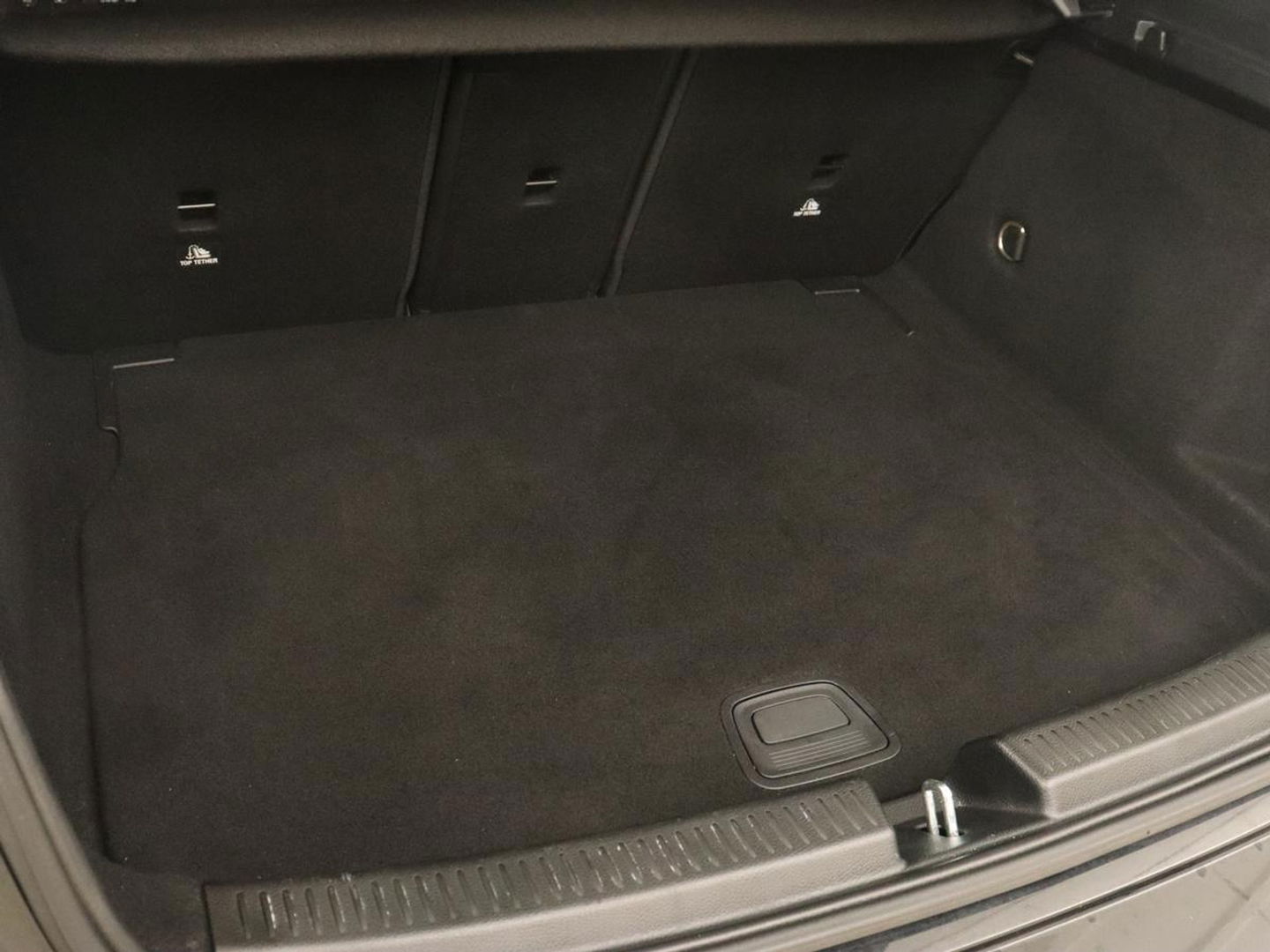 Mercedes-Benz A-Klasse 180 Business Solution | Carplay | Camera | Adaptive cruise | Automaat | Navigatie | Lane asssist | LED | Stoelverwarming