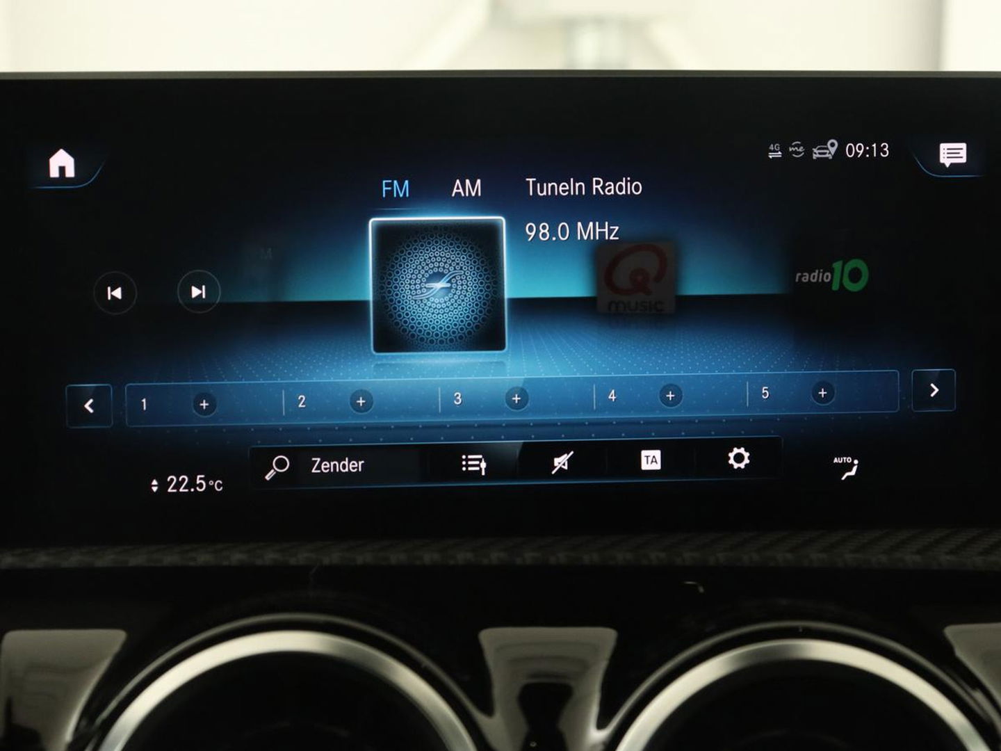 Mercedes-Benz A-Klasse 180 Business Solution | Carplay | Camera | Adaptive cruise | Automaat | Navigatie | Lane asssist | LED | Stoelverwarming