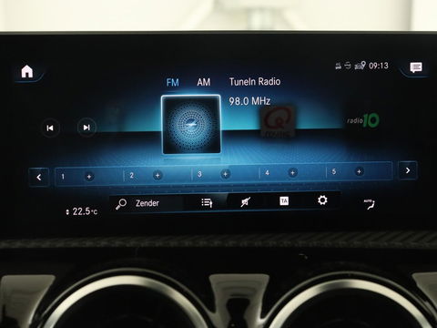 Mercedes-Benz A-Klasse 180 Business Solution | Carplay | Camera | Adaptive cruise | Automaat | Navigatie | Lane asssist | LED | Stoelverwarming
