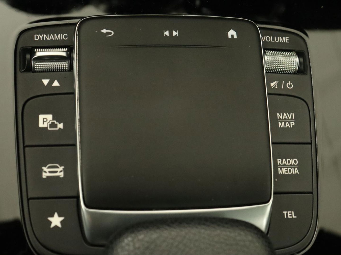 Mercedes-Benz A-Klasse 180 Business Solution | Carplay | Camera | Adaptive cruise | Automaat | Navigatie | Lane asssist | LED | Stoelverwarming