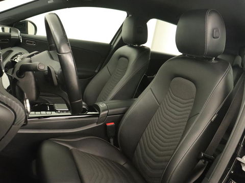 Mercedes-Benz A-Klasse 180 Business Solution | Carplay | Camera | Adaptive cruise | Automaat | Navigatie | Lane asssist | LED | Stoelverwarming