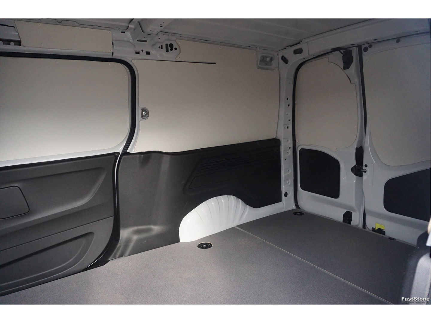 Fiat E-Doblò L2 50 kWh Plus BPM VRIJ Climate, Navi, Camera, Betimmering, 2x Schuifdeur!! NR. J141*