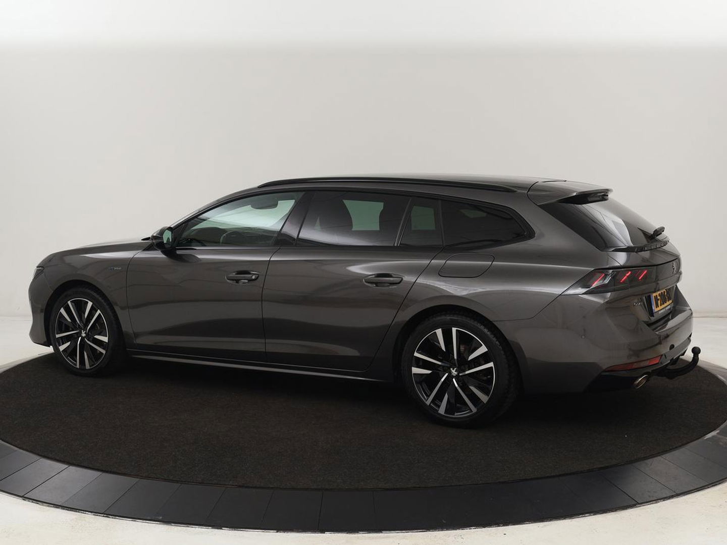 Peugeot 508 1.6 HYbrid GT | Trekhaak | Stoelverwarming | 360 Camera | Adaptive cruise | Carplay | Keyless | Leder/Alcantara | Navigatie | Full LED | PHEV | Plug In