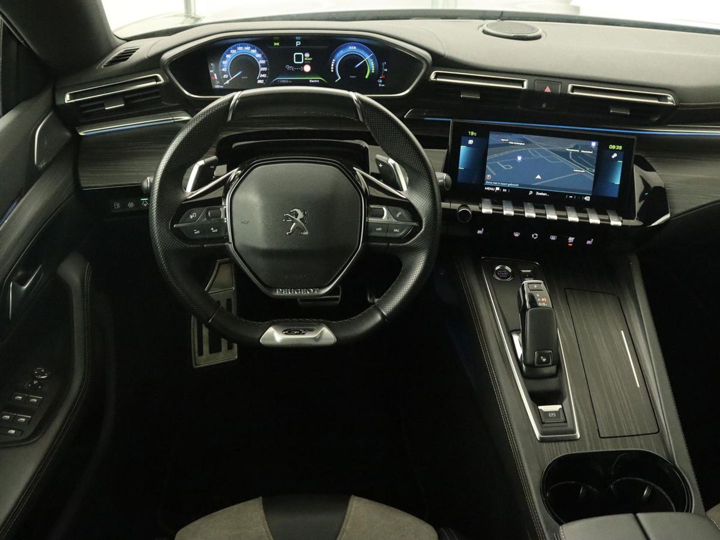 Peugeot 508 1.6 HYbrid GT | Trekhaak | Stoelverwarming | 360 Camera | Adaptive cruise | Carplay | Keyless | Leder/Alcantara | Navigatie | Full LED | PHEV | Plug In