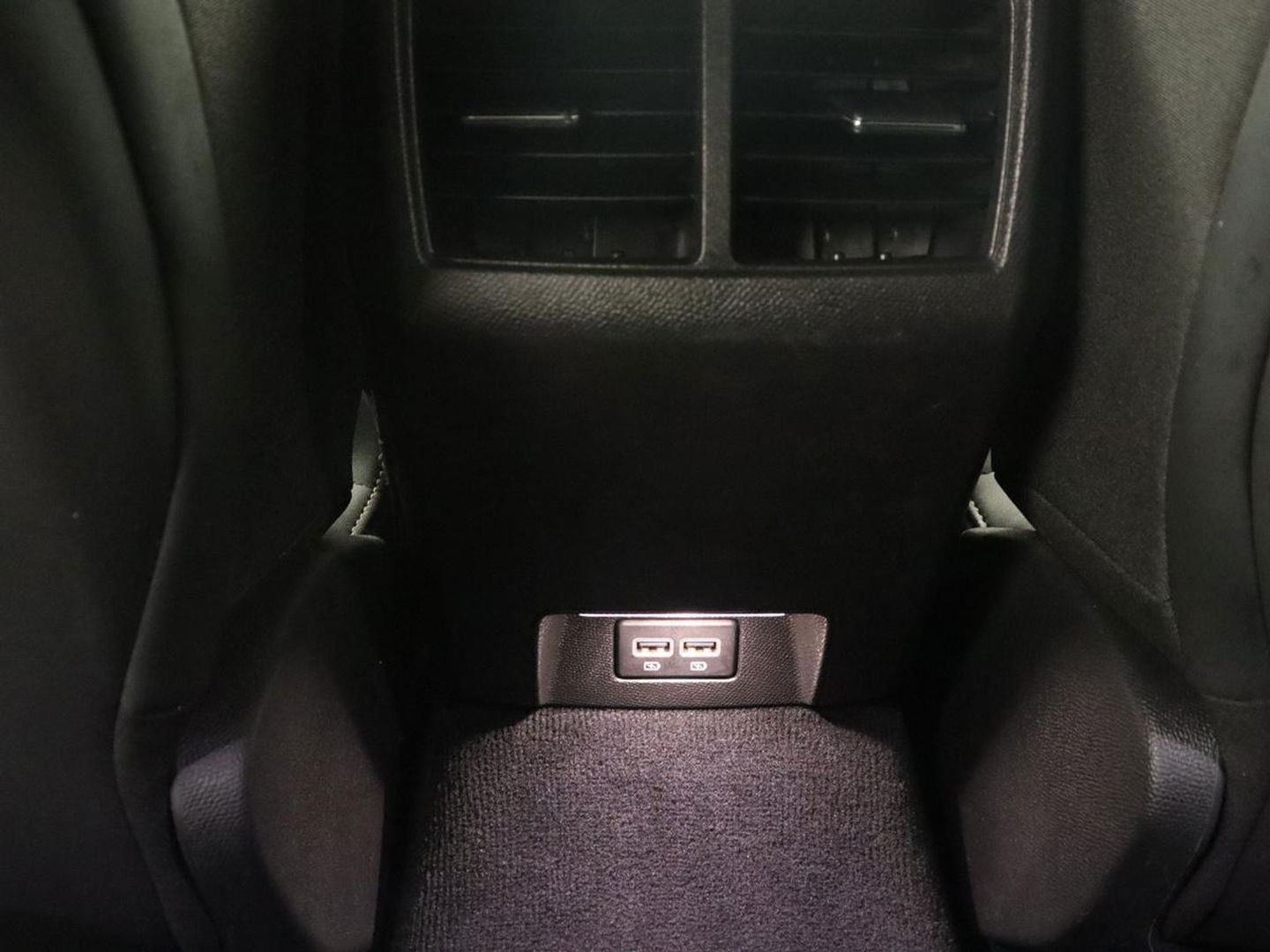 Peugeot 508 1.6 HYbrid GT | Trekhaak | Stoelverwarming | 360 Camera | Adaptive cruise | Carplay | Keyless | Leder/Alcantara | Navigatie | Full LED | PHEV | Plug In