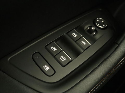 Peugeot 508 1.6 HYbrid GT | Trekhaak | Stoelverwarming | 360 Camera | Adaptive cruise | Carplay | Keyless | Leder/Alcantara | Navigatie | Full LED | PHEV | Plug In