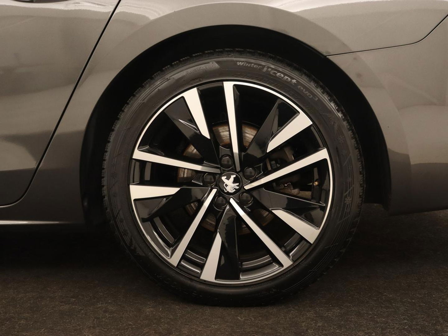 Peugeot 508 1.6 HYbrid GT | Trekhaak | Stoelverwarming | 360 Camera | Adaptive cruise | Carplay | Keyless | Leder/Alcantara | Navigatie | Full LED | PHEV | Plug In