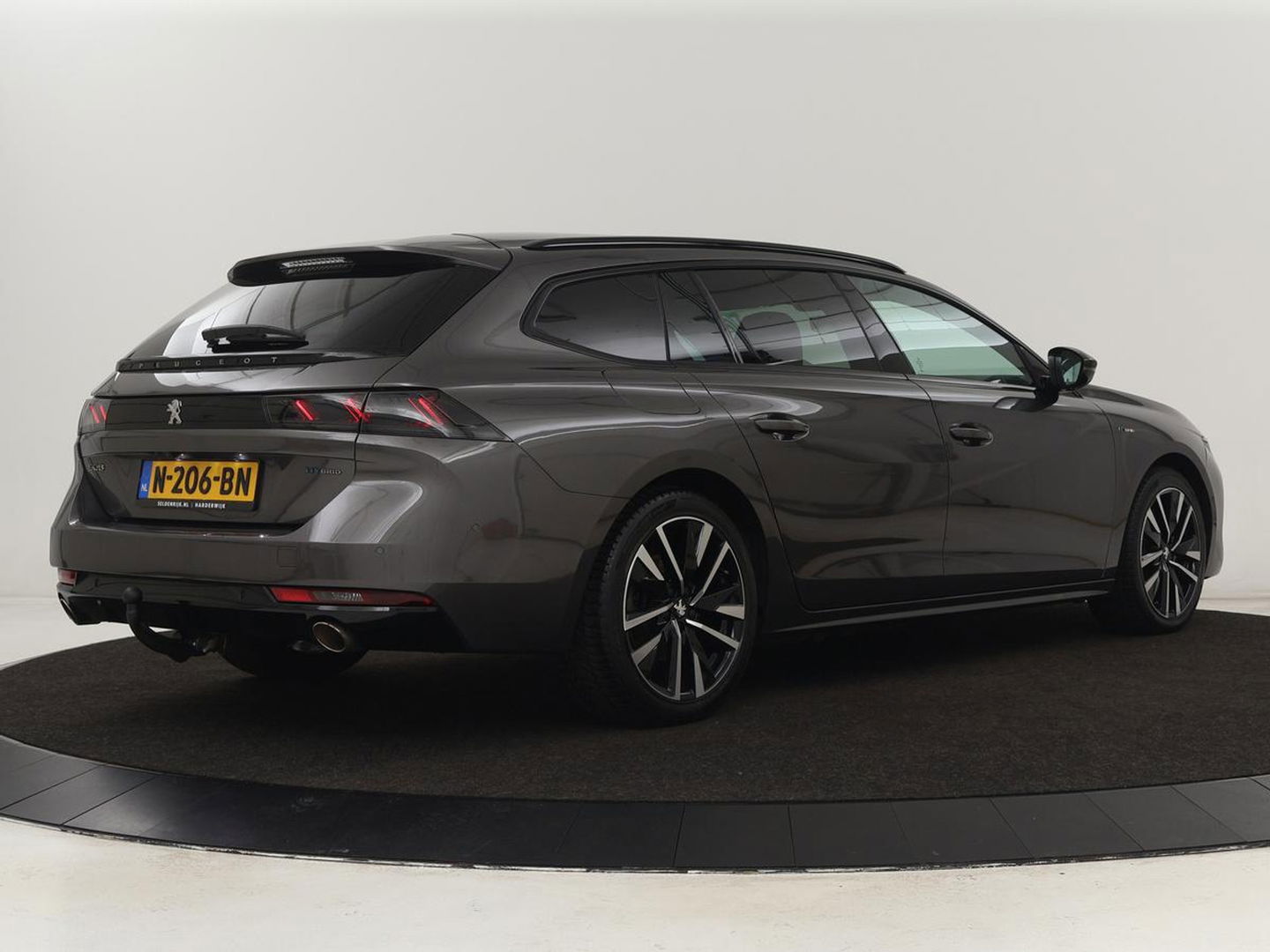 Peugeot 508 1.6 HYbrid GT | Trekhaak | Stoelverwarming | 360 Camera | Adaptive cruise | Carplay | Keyless | Leder/Alcantara | Navigatie | Full LED | PHEV | Plug In