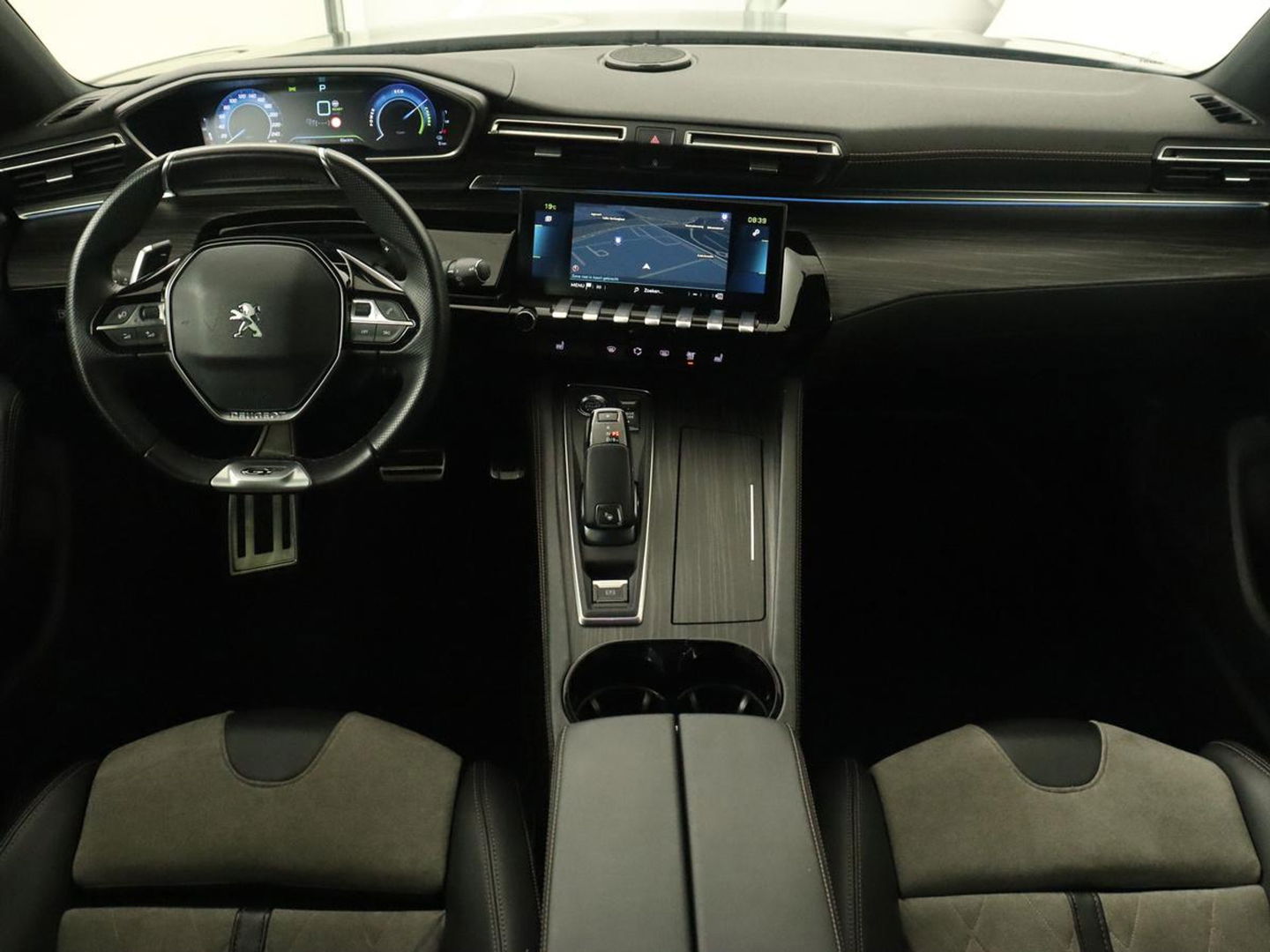 Peugeot 508 1.6 HYbrid GT | Trekhaak | Stoelverwarming | 360 Camera | Adaptive cruise | Carplay | Keyless | Leder/Alcantara | Navigatie | Full LED | PHEV | Plug In