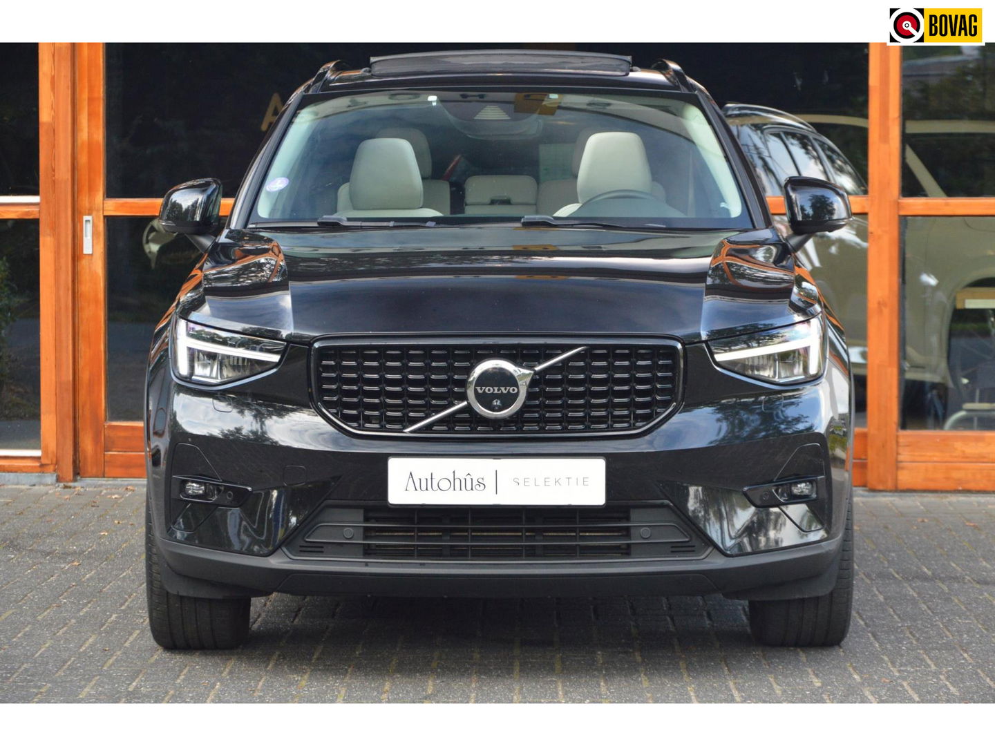 Volvo XC40 T5 Hybride Ultimate Dark | 360° Camera | Stoel + Stuur verwarmd | Panoramadak | Adaptive Cruise | Harman\Kardon |