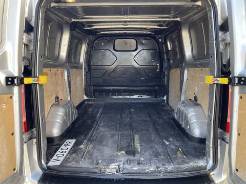 Ford Transit Custom 280 2.0 TDCI 105pk L1H1 Trend / vaste prijs rijklaar € 14.950 ex btw / lease vanaf € 311 / airco / cruise / imperial / achteruit rijcamera / trekhaak 2400 kg / ex schilders bus