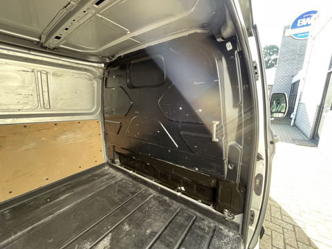 Ford Transit Custom 280 2.0 TDCI 105pk L1H1 Trend / vaste prijs rijklaar € 14.950 ex btw / lease vanaf € 311 / airco / cruise / imperial / achteruit rijcamera / trekhaak 2400 kg / ex schilders bus
