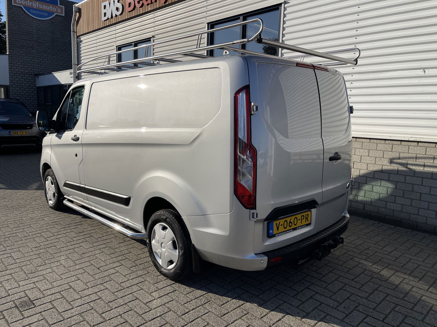 Ford Transit Custom 280 2.0 TDCI 105pk L1H1 Trend / vaste prijs rijklaar € 14.950 ex btw / lease vanaf € 311 / airco / cruise / imperial / achteruit rijcamera / trekhaak 2400 kg / ex schilders bus