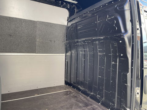 Iveco Daily 35S21H 3.0L Himatic automaat 410 L4H2 / vaste prijs rijklaar € 32.950 ex btw / lease vanaf € 538 / euro 6 diesel / bpm vrij / airco / cruise / camera / laadruimte 475 cm lang !
