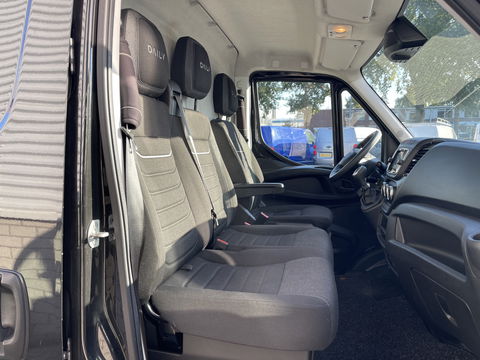 Iveco Daily 35S21H 3.0L Himatic automaat 410 L4H2 / vaste prijs rijklaar € 32.950 ex btw / lease vanaf € 538 / euro 6 diesel / bpm vrij / airco / cruise / camera / laadruimte 475 cm lang !