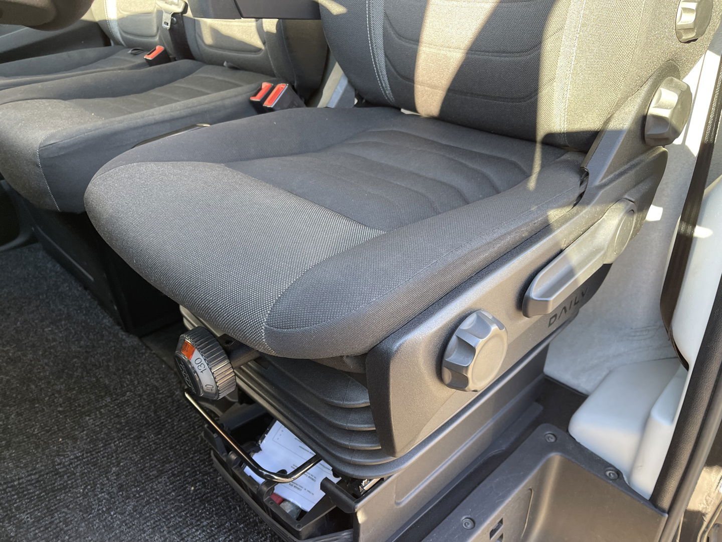Iveco Daily 35S21H 3.0L Himatic automaat 410 L4H2 / vaste prijs rijklaar € 32.950 ex btw / lease vanaf € 538 / euro 6 diesel / bpm vrij / airco / cruise / camera / laadruimte 475 cm lang !