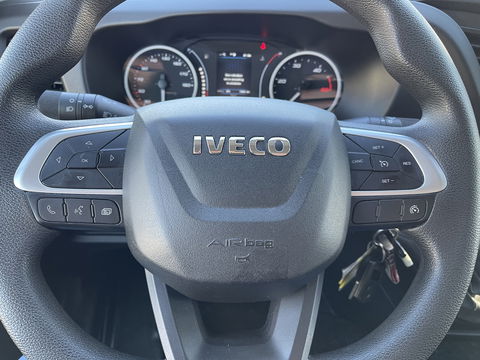 Iveco Daily 35S21H 3.0L Himatic automaat 410 L4H2 / vaste prijs rijklaar € 32.950 ex btw / lease vanaf € 538 / euro 6 diesel / bpm vrij / airco / cruise / camera / laadruimte 475 cm lang !