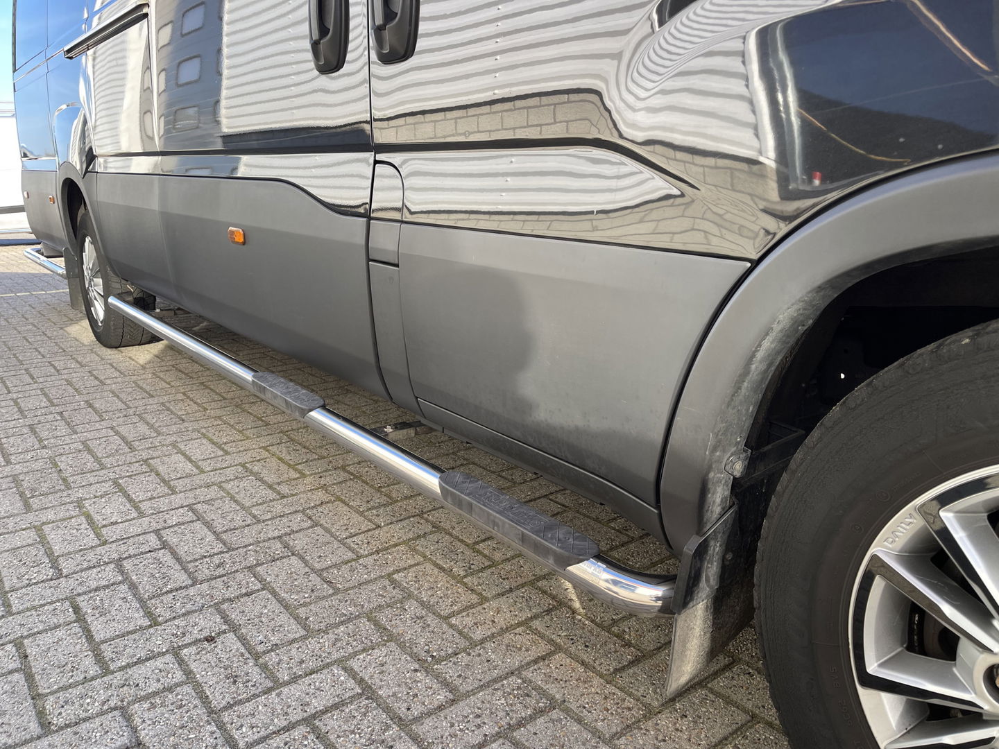 Iveco Daily 35S21H 3.0L Himatic automaat 410 L4H2 / vaste prijs rijklaar € 32.950 ex btw / lease vanaf € 538 / euro 6 diesel / bpm vrij / airco / cruise / camera / laadruimte 475 cm lang !