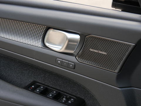 Volvo XC40 RECHARGE P8 AWD R-DESIGN/ PANORAMADAK/ LEER/ 360°CAMERA/ BLIS/