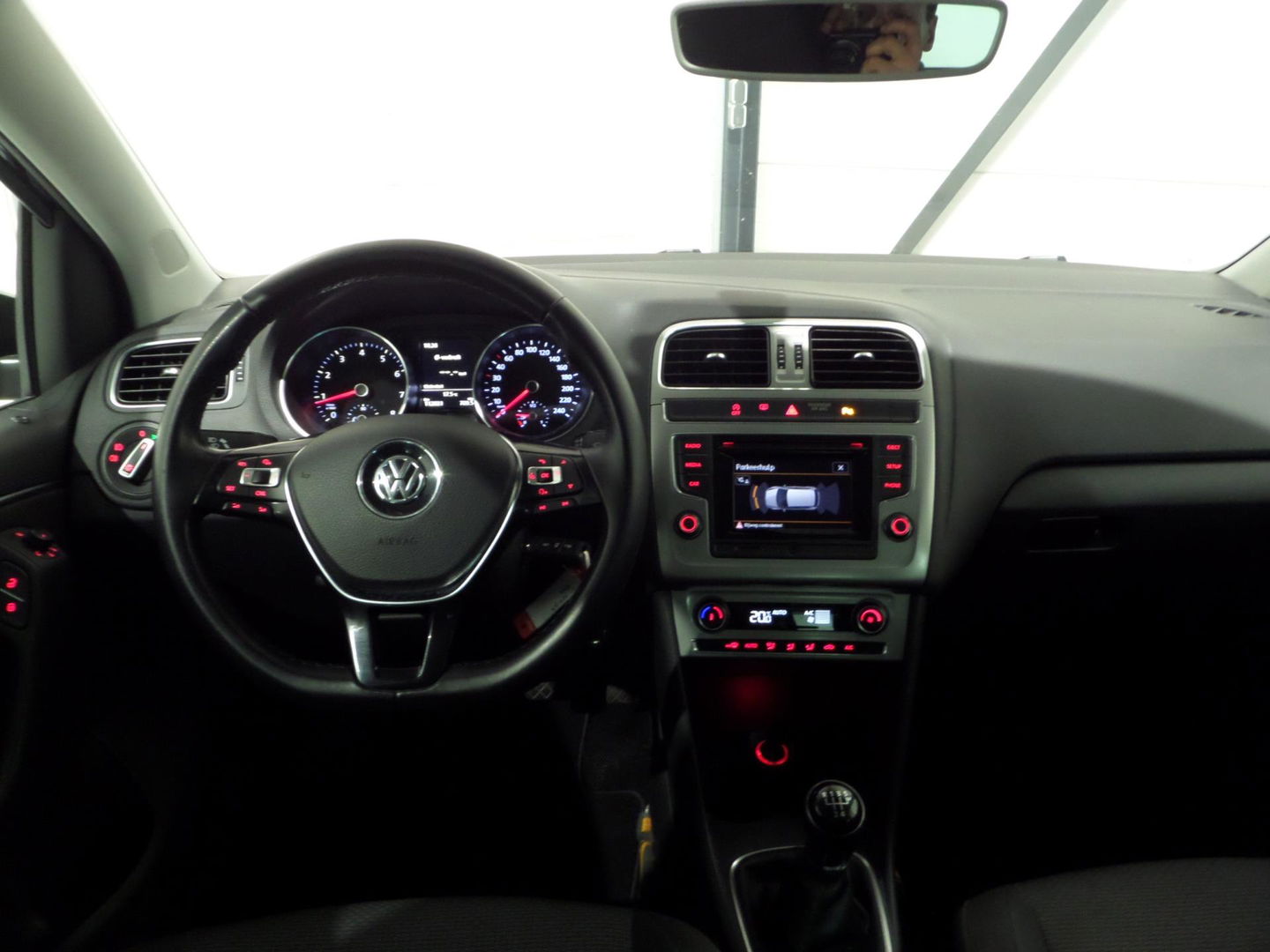 Volkswagen Polo 1.2 TSI Highline "Origineel NL!" 1e eigenaar! Bluetooth Parkeersensoren Cruise-control Climatronic 17"Velgen