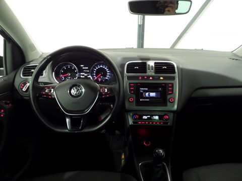 Volkswagen Polo 1.2 TSI Highline "Origineel NL!" 1e eigenaar! Bluetooth Parkeersensoren Cruise-control Climatronic 17"Velgen
