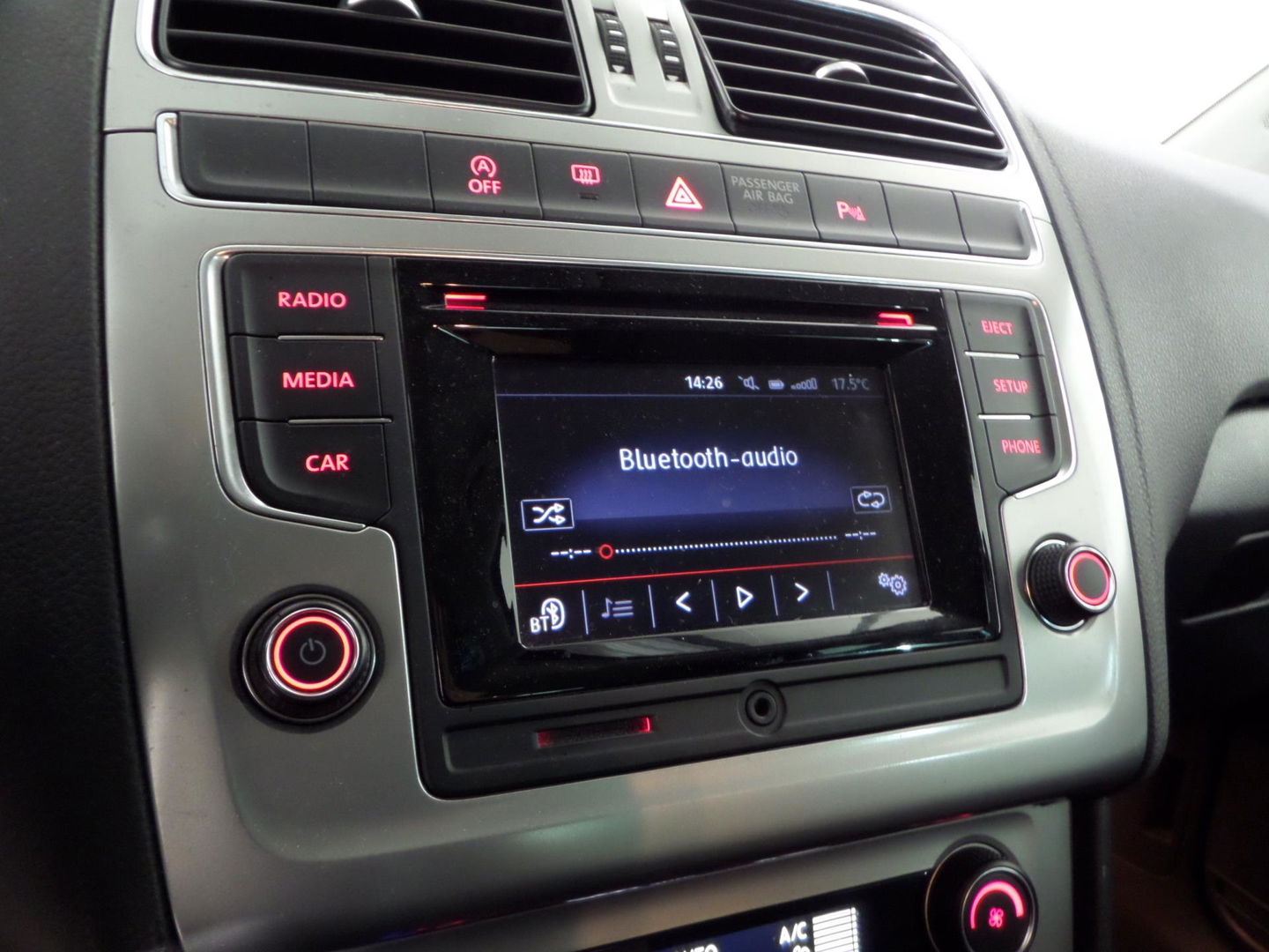 Volkswagen Polo 1.2 TSI Highline "Origineel NL!" 1e eigenaar! Bluetooth Parkeersensoren Cruise-control Climatronic 17"Velgen