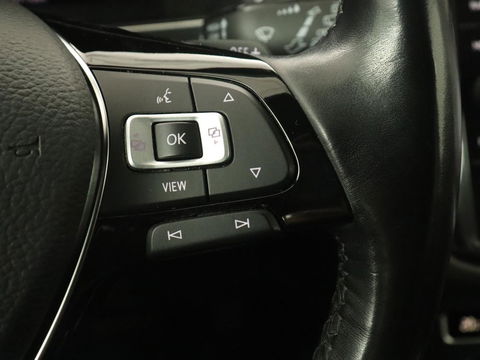 Volkswagen Tiguan Allspace 1.5 TSI R Line 7-persoons | Panoramadak | Trekhaak | Stoelverwarming | 19'' | Adaptive cruise | Virtual Cockpit | Massage | Camera | Keyless | Park Assist | Carplay | Navigatie