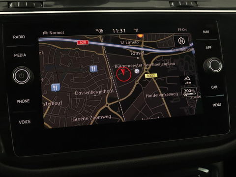 Volkswagen Tiguan Allspace 1.5 TSI R Line 7-persoons | Panoramadak | Trekhaak | Stoelverwarming | 19'' | Adaptive cruise | Virtual Cockpit | Massage | Camera | Keyless | Park Assist | Carplay | Navigatie