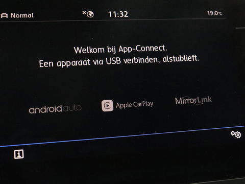 Volkswagen Tiguan Allspace 1.5 TSI R Line 7-persoons | Panoramadak | Trekhaak | Stoelverwarming | 19'' | Adaptive cruise | Virtual Cockpit | Massage | Camera | Keyless | Park Assist | Carplay | Navigatie