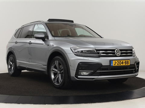 Volkswagen Tiguan Allspace 1.5 TSI R Line 7-persoons | Panoramadak | Trekhaak | Stoelverwarming | 19'' | Adaptive cruise | Virtual Cockpit | Massage | Camera | Keyless | Park Assist | Carplay | Navigatie