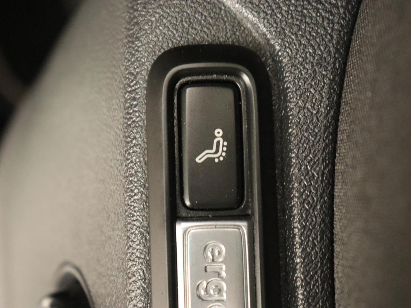 Volkswagen Tiguan Allspace 1.5 TSI R Line 7-persoons | Panoramadak | Trekhaak | Stoelverwarming | 19'' | Adaptive cruise | Virtual Cockpit | Massage | Camera | Keyless | Park Assist | Carplay | Navigatie