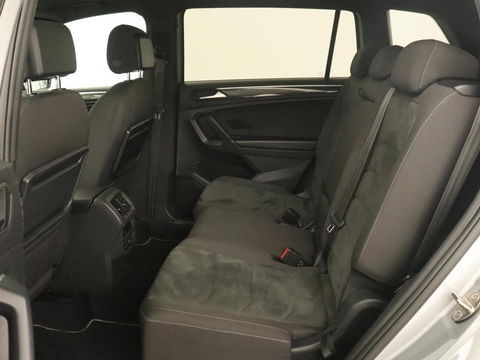 Volkswagen Tiguan Allspace 1.5 TSI R Line 7-persoons | Panoramadak | Trekhaak | Stoelverwarming | 19'' | Adaptive cruise | Virtual Cockpit | Massage | Camera | Keyless | Park Assist | Carplay | Navigatie