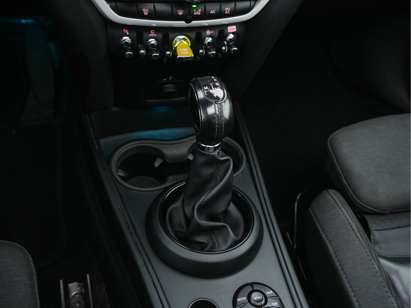 MINI Countryman 2.0 Cooper S E ALL4 Chili Plug-In (INCL-BTW) Aut. *PANO | LEATHER-FABRIC | FULL-LED | SPORT-SEATS | KEYLESS | NAVI-FULLMAP | ECC | AMBIENT-LIGHT | PDC | CRUISE | 18''ALU*