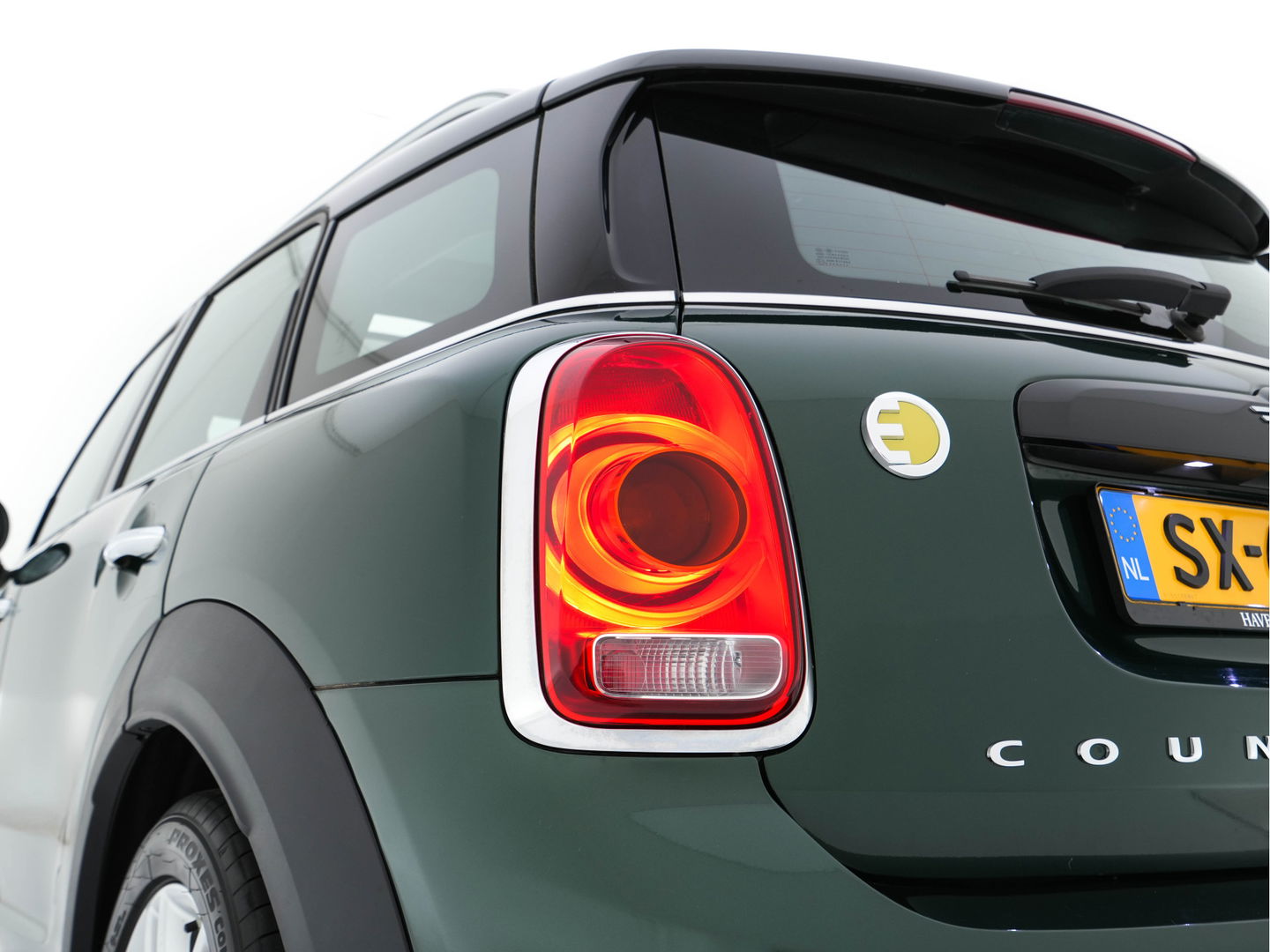 MINI Countryman 2.0 Cooper S E ALL4 Chili Plug-In (INCL-BTW) Aut. *PANO | LEATHER-FABRIC | FULL-LED | SPORT-SEATS | KEYLESS | NAVI-FULLMAP | ECC | AMBIENT-LIGHT | PDC | CRUISE | 18''ALU*