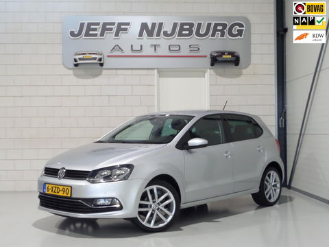 Volkswagen Polo 1.2 TSI Highline "Origineel NL!" Navigatie Bluetooth Parkeersensoren Cruise-control 17"Velgen Climatronic Garantie