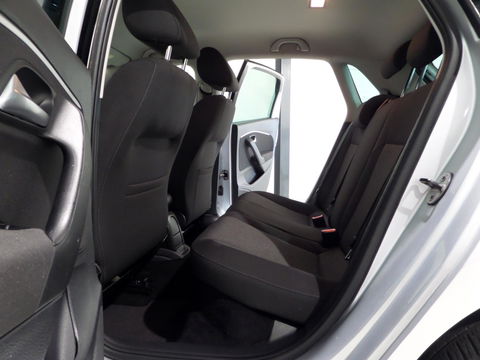 Volkswagen Polo 1.2 TSI Highline "Origineel NL!" Navigatie Bluetooth Parkeersensoren Cruise-control 17"Velgen Climatronic Garantie