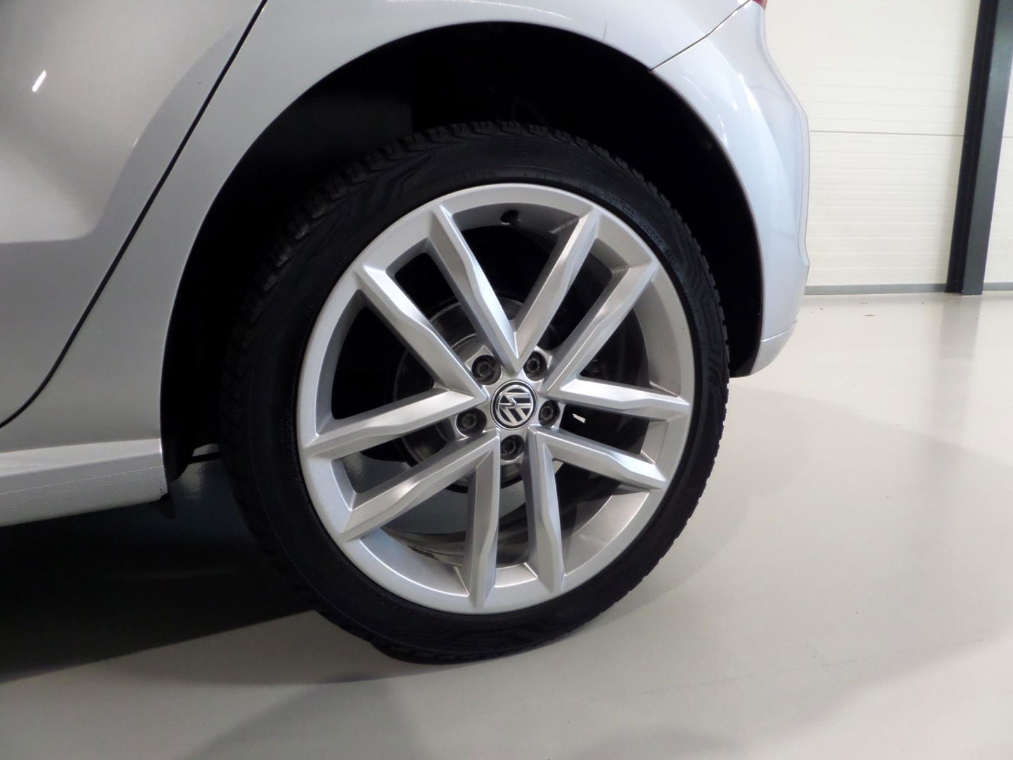 Volkswagen Polo 1.2 TSI Highline "Origineel NL!" Navigatie Bluetooth Parkeersensoren Cruise-control 17"Velgen Climatronic Garantie