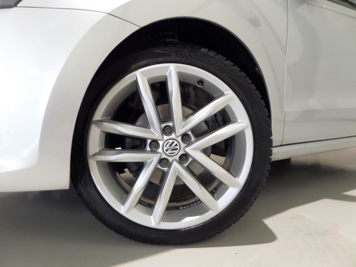 Volkswagen Polo 1.2 TSI Highline "Origineel NL!" Navigatie Bluetooth Parkeersensoren Cruise-control 17"Velgen Climatronic Garantie