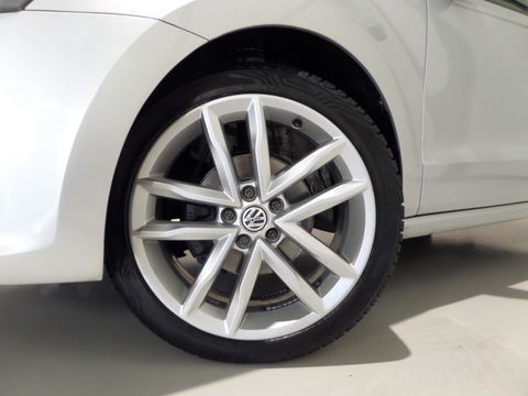 Volkswagen Polo 1.2 TSI Highline "Origineel NL!" Navigatie Bluetooth Parkeersensoren Cruise-control 17"Velgen Climatronic Garantie