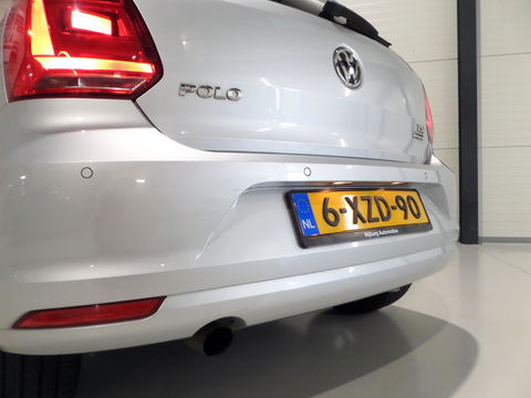 Volkswagen Polo 1.2 TSI Highline "Origineel NL!" Navigatie Bluetooth Parkeersensoren Cruise-control 17"Velgen Climatronic Garantie