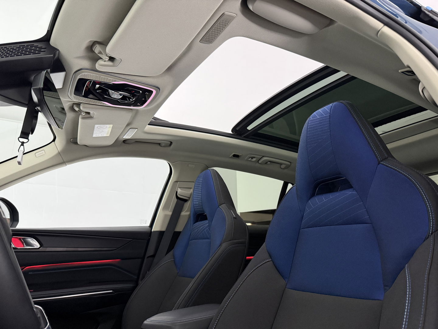 Lynk Co 01 1.5 | Pano | Virtual | 360° | Sfeerver. | Memory | LED | Carplay