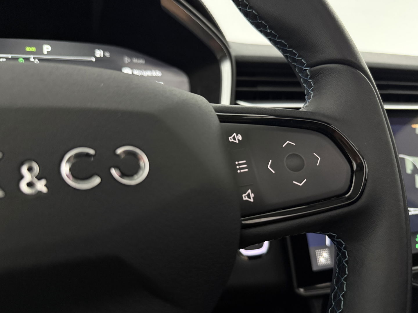 Lynk Co 01 1.5 | Pano | Virtual | 360° | Sfeerver. | Memory | LED | Carplay